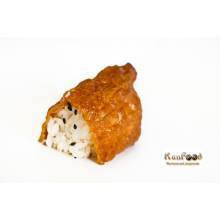 
	Sushi au tofu frit, en 3 pièces . 

	Inari c'est une poulette de riz vinaigré enveloppé par toufu frit, qui a un gôut légèrement sucré. 
